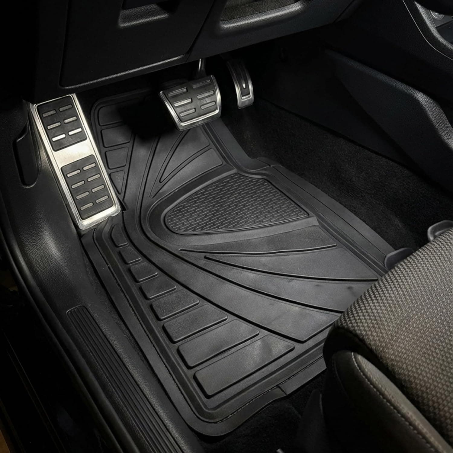 Rubber car mats – set of 4 | R Series 9